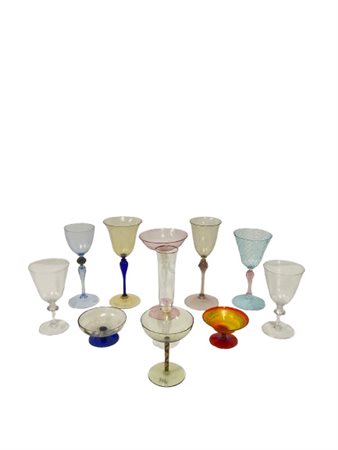 Manifattura di Murano Lotto di nove calici e due coppette in vetro soffiato di d