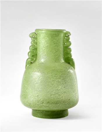 Manifattura di Murano Vaso a morise in vetro pulegoso verde chiaro. Anni '30. (h