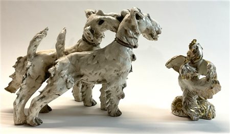 Cacciapuoti Lotto di due sculture in ceramica smaltata in bianco raffiguranti du