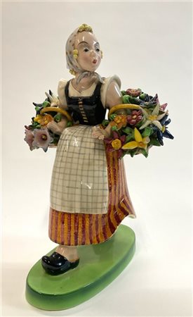 Trevir "Olandesina"
Scultura in ceramica formata a colaggio e smaltata in policr