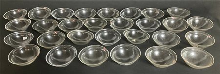 Iittala Lotto di ventinove ciotoline da caviale in vetro. Finlandia, anni '70. I