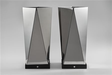 Gian Casè Due portaombrelli. Produzione Robots, Milano, anni '70. Metallo laccat