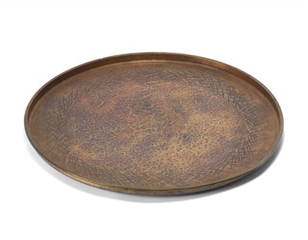 Burchiellaro Grande piatto in rame martellato. Italia, anni '70. Firmato a incus