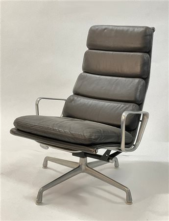 Charles Eames Poltrona da scrivania modello "Soft Pad". Produzione Herman Miller