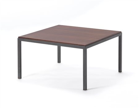 Tecno Tavolino da salotto modello "T67". Varedo, 1961ca. Piano in legno massello