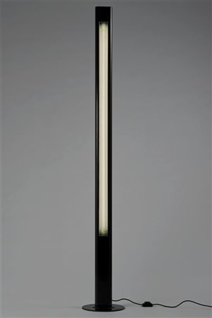 Ernesto Gismondi Lampada da terra nera modello "Aton barra". Produzione Artemide
