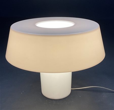 Naoto Fukasawa Lampada da tavolo modello "Amàmi". Produzione Danese/Artemide, Mi