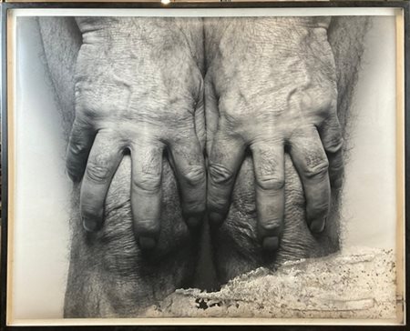 John Rivers Coplans "Self Portrait (Hands spread on Knees)" 1985
fotografia alla