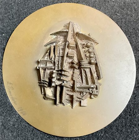 Arnaldo Pomodoro "Disco per Derby Club" 1964
piombo e ottone
d cm 12
firmato e d