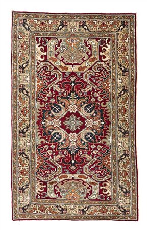 Tappeto Caucaso, recente manifattura. Decoro Kasim Ushag con medaglione su fond