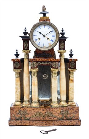 J. Kauf in Wien. 
Pendola a portico con cassa in legno, colonnine in alabastro