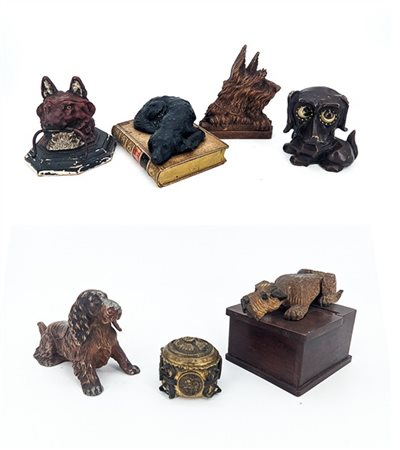 Lotto composto da sette diversi oggetti in legno, metallo e altri materiali dif