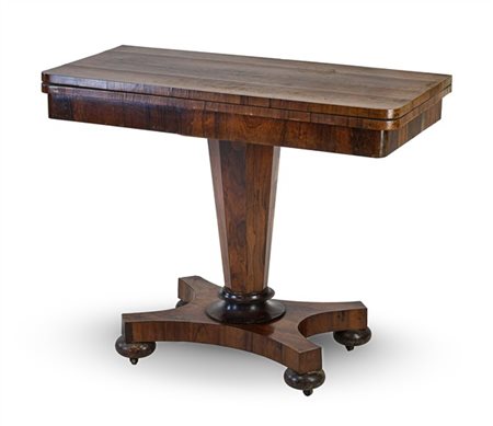 Tavolo da gioco con piano apribile lastronato in palissandro con sostegno sfacc