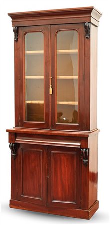 Mobile vetrina a due corpi in mogano, parte inferiore a due sportelli e cassett