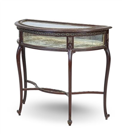 Console vetrina in mogano con piano a mezzaluna apribile e gambe mosse raccorda