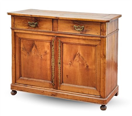 Credenza in legno di frutto, due cassetti nella fascia sopra due sportelli, app