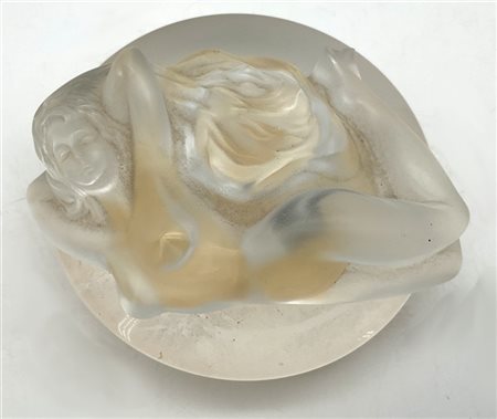 Lalique. Portaprofumo in vetro trasparente soffiato in stampo con tappo a guisa