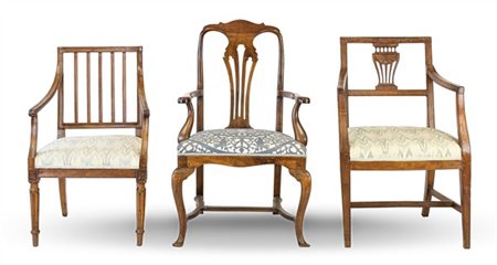 Lotto di tre diverse poltrone in legno intagliato con schienali a giorno. Secol