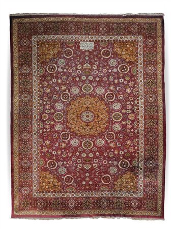 Tappeto Mashad, Persia, secolo XX. Decoro Ardebil con grande medaglione a fondo