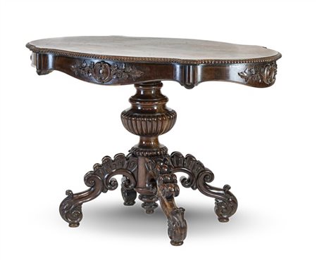 Tavolino da centro impiallacciato in palissandro con piano sagomato e profilo b