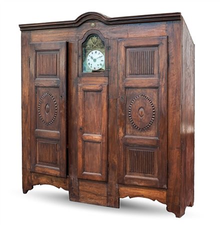 Armadio delle Guardie Doganali del Regno d'Italia in noce da incasso con tre an