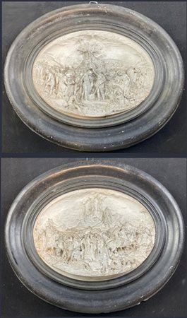 Arte del secolo XIX. Coppia di rilievi in gesso di forma ovale raffiguranti il