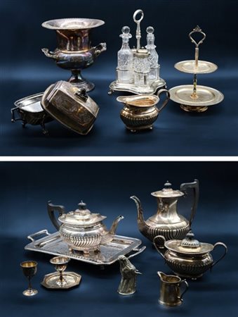 Due cartoni contenenti numerosi oggetti di diversa forma e decoro in metallo ar