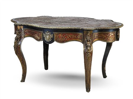 Tavolo da centro in legno ebanizzato e intarsiato in ottone e tartaruga nei mod