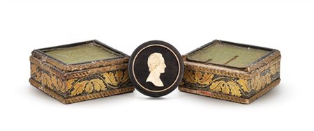 Arte del secolo XIX. Lotto composto da una tabacchiera in legno ebanizzato con