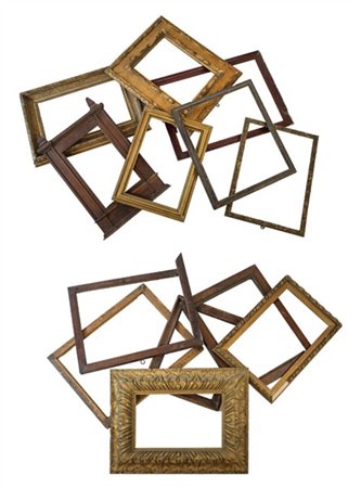 Lotto composto da numerose cornici di epoche e misure diverse (difetti)