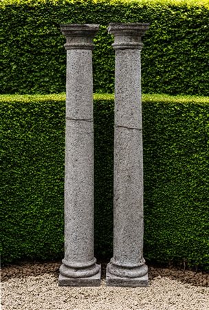 Coppia di colonne da giardino in calcestruzzo con capitelli tuscanici (h cm 177