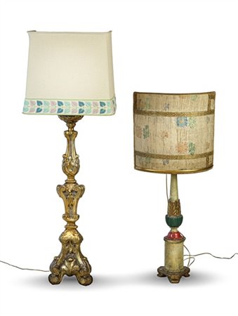 Lotto composto da due candelieri in legno intagliato, laccato e dorato. Secolo