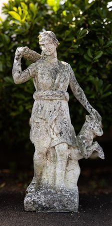 Scultura da giardino in calcestruzzo raffigurante Diana cacciatrice. Secolo XIX