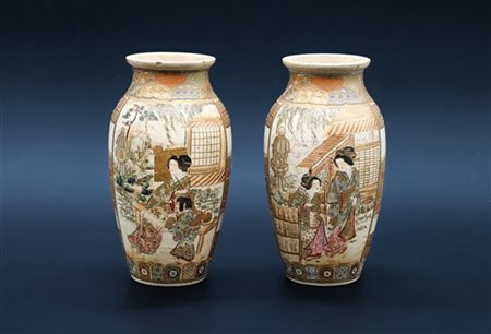 Manifattura giapponese Satsuma, copia di vasetti in porcellana decorata a polic