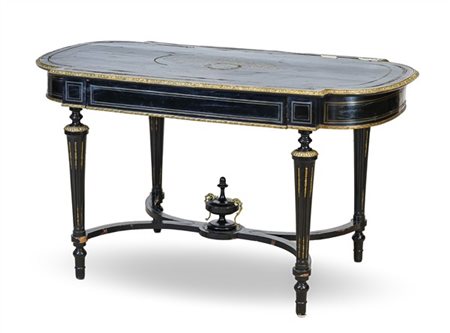 Tavolo da centro in legno ebanizzato con piano mistilineo e un cassetto nella f