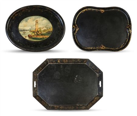 Lotto composto da tre diversi vassoi in tole-peinte di cui uno di forma ovale d