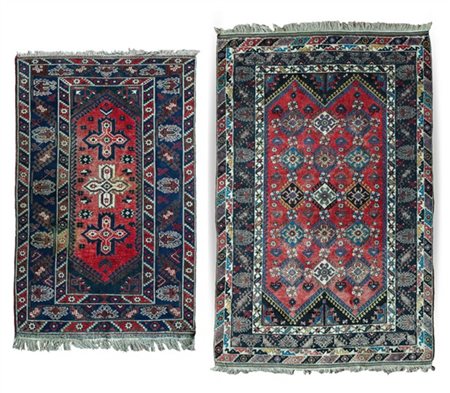 Lotto composto da due tappeti. Un tappeto Yalameh, Persia, secolo XX. Decoro co