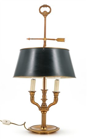 Lampada "bouillotte" in ottone a tre luci con paralume troncoconico, presa ad a