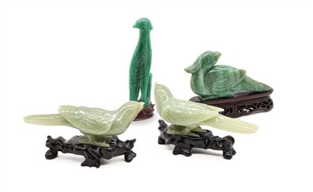 Lotto composto da quattro diverse sculture di volatili in pietre dure
Cina, sec