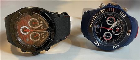 Coppia di orologi: uno Maserati e uno BMW (Ice Watch) Motorsport 
(Funzionament