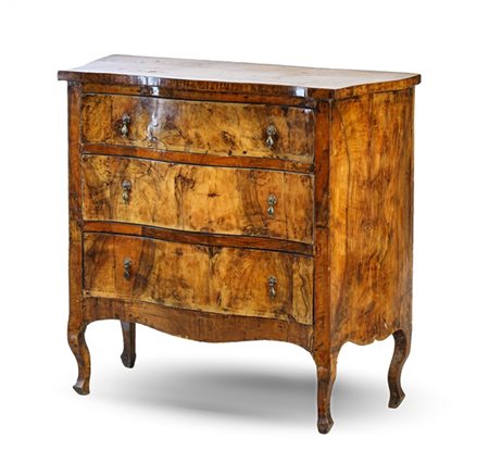 Comoncino a tre cassetti lastronato in noce e radica e di noce, fronte, fianchi