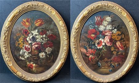 Scuola del secolo XIX
Coppia di "Composizioni con fiori" 
oli su tela ovale (cm