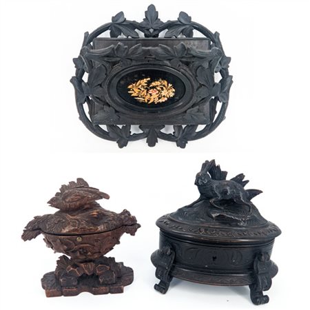 Arte della Foresta Nera, secolo XIX-XX. Lotto composto da due cofanetti portagi