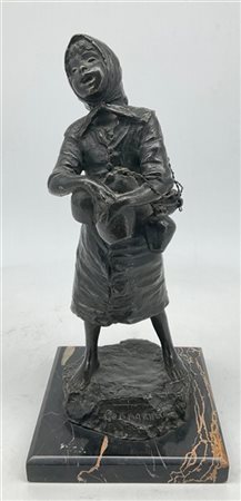 Scuola napoletana di inizio secolo XX

"Gennarina" 
scultura in bronzo su base