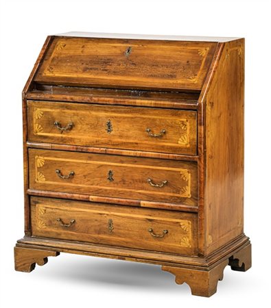 Ribaltina in legni vari a tre cassetti con calatoia celante due tiretti e vani