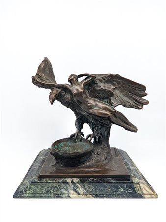 Vincenzo Bentivegna "Nudo e aquila" 
gruppo scultoreo in bronzo e marmo verde al