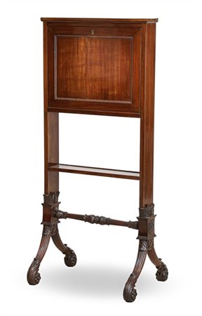 Piccolo scrittoio verticale in mogano con anta ribaltabile celante scomparti e