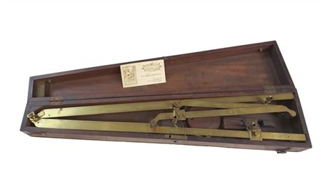 Meredith-New Bond Street London. 
Pantografo in ottone entro scatola in mogano