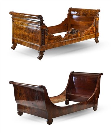 Lotto composto da due letti da parete, uno lastronato in radica di noce con fre