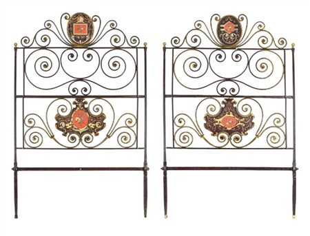 Doppia testiera da letto in ferro battuto e dipinto in policromia a fondo borde